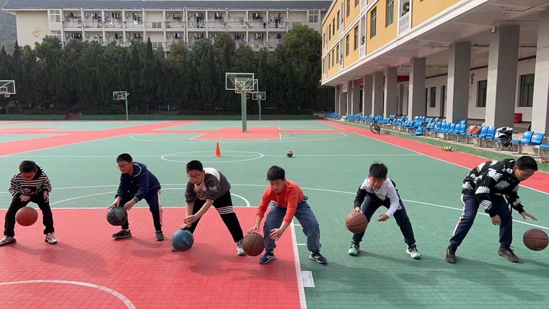 心理因素也是导致叉车实操考试不合格的重要原因。以下是一些心理因素：