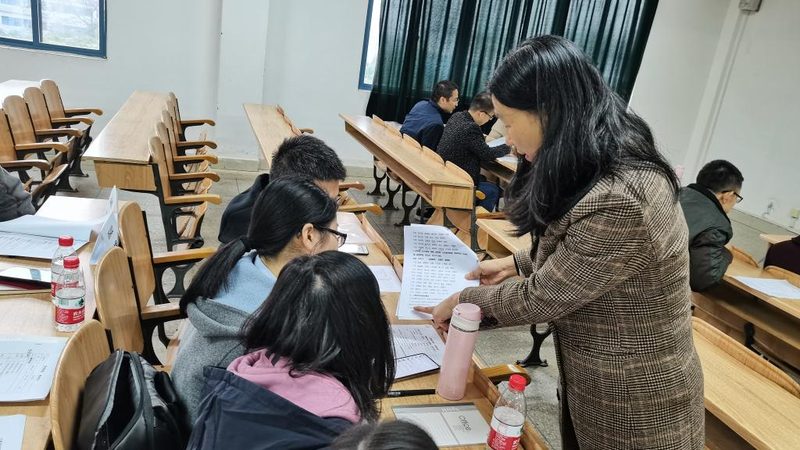 目前市场上的少儿编程教材主要分为以下几类：